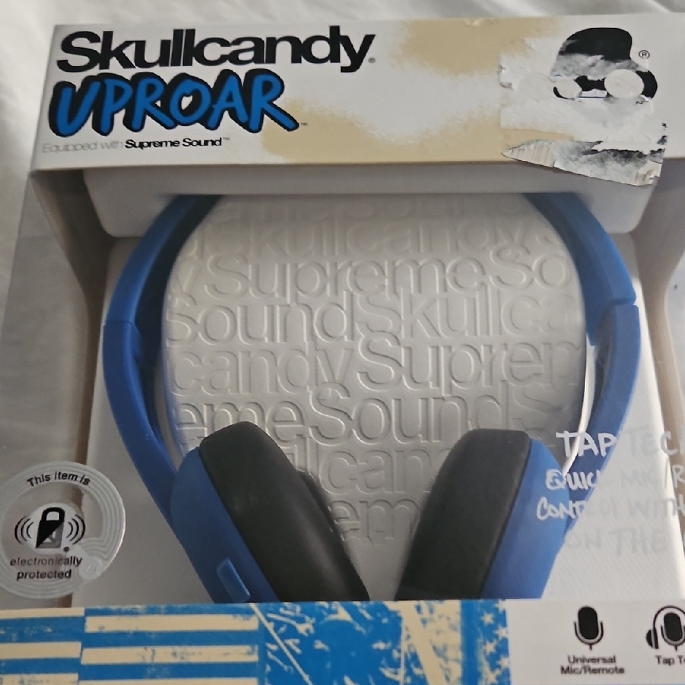 Skullcandy Uproar Blue and Black Headphones